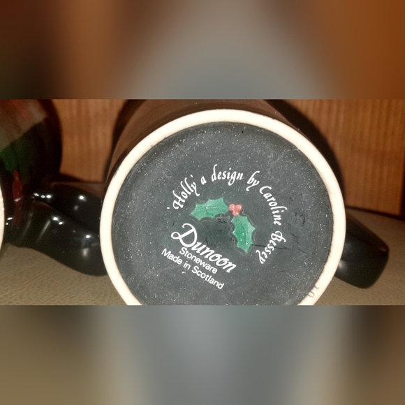 Dunoon stoneware holly mugs - Picture 5 of 8